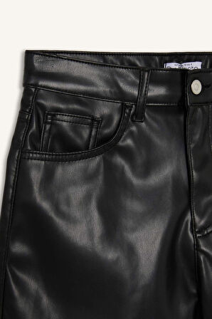 Normal Bel Kısa Paça Suni Deri Şort