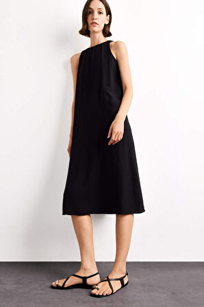 Krinkıl Kumaş Kolsuz Midi Elbise