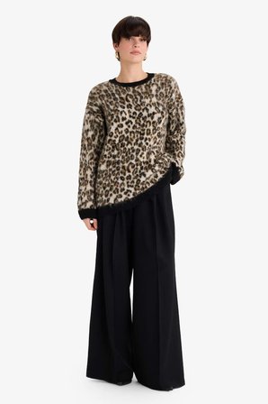 DeFacto Oversize Geniş Kalıp Bisiklet Yaka Leopar Desenli Triko Kazak G3386AX25WNBK81