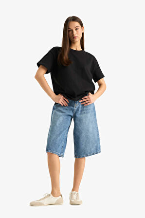 Oversize Geniş Kalıp Bisiklet Yaka Kısa Kollu Tişört