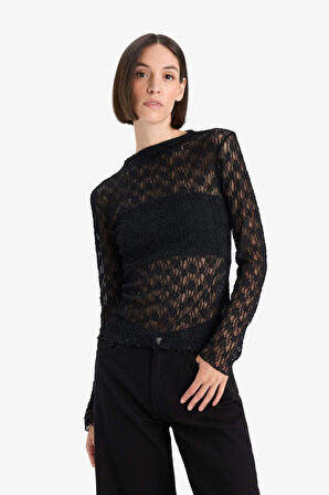 Slim Fit Dar Kesim Kayık Yaka Dantel Uzun Kollu Tişört