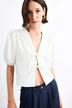 V Yaka Önden Bağlamalı Kısa Kollu Bluz