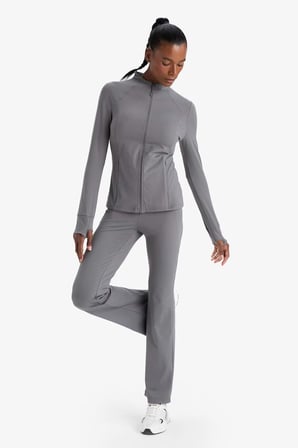 DeFacto Aırtech Flare Fit İspanyol Paça Soft Touch Premium Sporcu Pantolon E9679AX25AUAR129