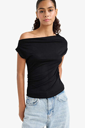 Slim Fit Dar Kesim Tek Omuzlu Kısa Kollu Tişört