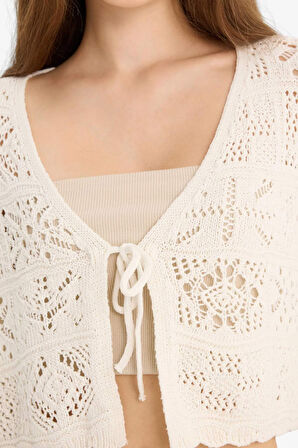 Regular Fit V Yaka Önden Bağlamalı Kroşe Hırka