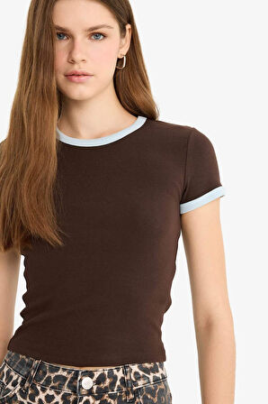 Fitted Bisiklet Yaka Ribana Kısa Kollu Tişört