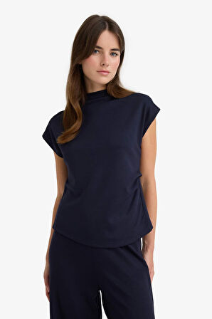 Slim Fit Dar Kesim Yarım Balıkçı Yaka Pike Kolsuz Bluz