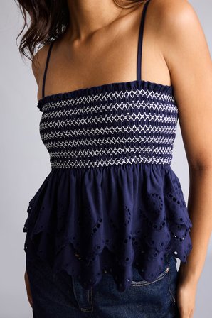 DeFacto %100 Pamuk Regular Fit İnce Askılı Gipeli Fisto Detaylı Askılı Bluz H0574AX26SMNV105