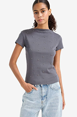 Slim Fit Dar Kesim Kayık Yaka Ribana Kısa Kollu Tişört