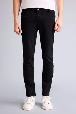 DeFacto Pedro Slim Fit Dar Kalıp Normal Bel Dar Paça Siyah Jean Pantolon R8788AZ26SPNM40