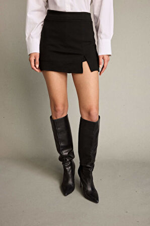 Slim Fit Dar Kesim Paça Ucu Kesik Şort