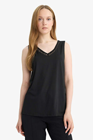 Dantel Detaylı V Yaka Atlet