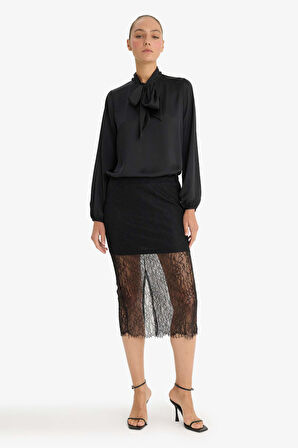 Regular Fit Fiyonk Yaka Saten Uzun Kollu Bluz 