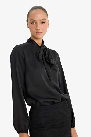 Regular Fit Fiyonk Yaka Saten Uzun Kollu Bluz 