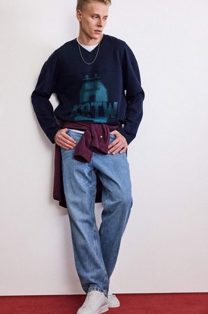DeFacto Boxy Fit V Yaka Baskılı Sweatshirt G6473AX25WNNV253