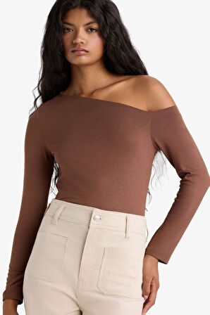 Slim Fit Dar Kesim Tek Omuzlu Uzun Kollu Tişört