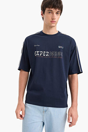 DeFacto %100 Pamuk Loose Fit Bisiklet Yaka Sırt Baskılı Kısa Kollu Tişört E9527AX25AUNV64