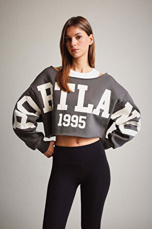 Kayık Yaka Sweatshirt