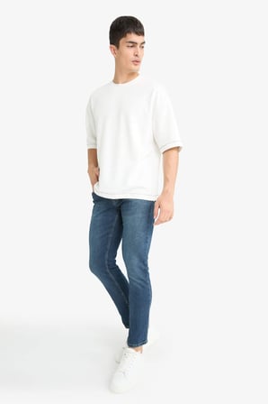 DeFacto Pedro Slim Fit Dar Kalıp Normal Bel Dar Paça Jean Pantolon G2235AX25AUNM34