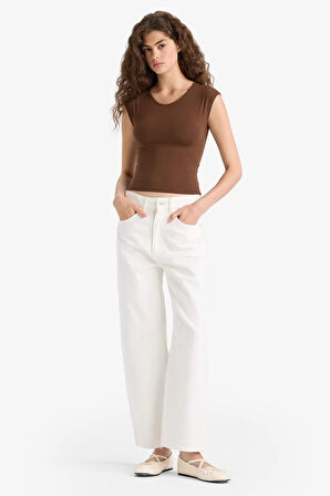 Fitted Yuvarlakt Yaka Basic Düz Kısa Kollu Beyaz Tişört