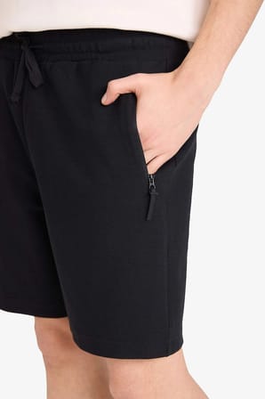 Defacto B8792AXBK81 Siyah Regular Fit Düz Paça Cepli Basic Şort