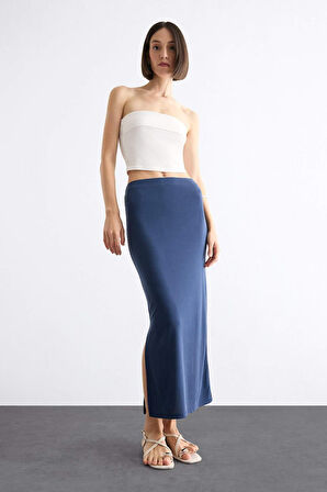 	Slim Fit Dar Kesim Yırtmaçlı Midi Etek