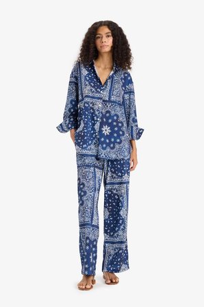 DeFacto Regular Fit Şal Desenli Plaj Pantolonu F8336AX25HSNV241