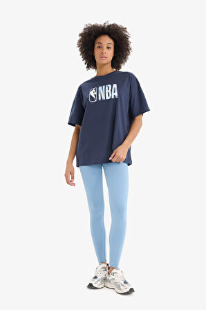DeFactoFit NBA Wordmark Oversize Fit Bisiklet Yaka Sporcu Kısa Kollu Tişört E3628AX25SMNV94