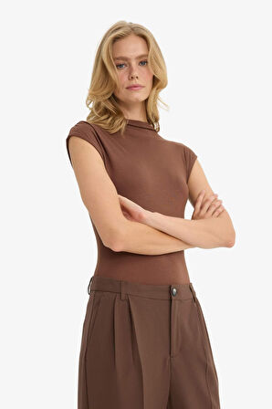 Slim Fit Dar Kesim Yarım Balıkçı Yaka Çıtçıtlı Body