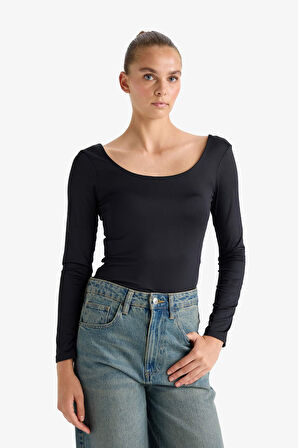 Kare Yaka Uzun Kollu Çıtçıtlı Body
