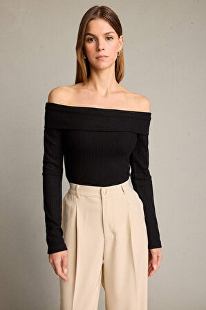 Kayık Yaka Uzun Kollu Tişört