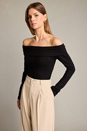 Kayık Yaka Uzun Kollu Tişört