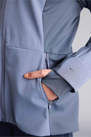 DeFacto Su İtici Slım Fıt Kapüşonlu Fermuarlı Softshell Mont G0237AX26SPIN50
