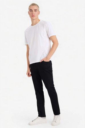 DeFacto Pedro Slim Fit Solmayan Renk Dar Kalıp Normal Bel Dar Paça Siyah Jean Pantolon S2711AZ26SPNM40