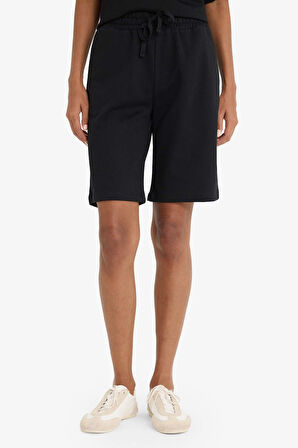 Regular Fit Normal Bel Düz Paça İnce Bermuda Şort