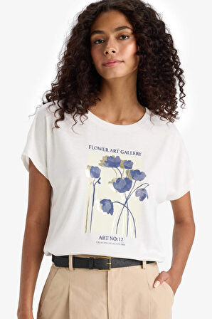 Bisiklet Yaka Çiçekli Kısa Kollu Tişört
