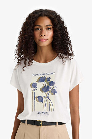 Bisiklet Yaka Çiçekli Kısa Kollu Tişört