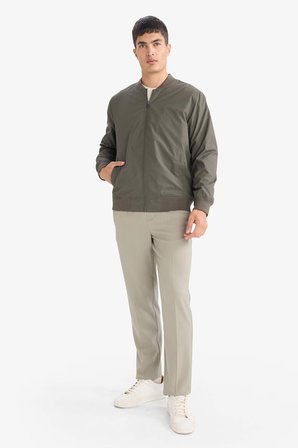 DeFacto Su İtici Slim Fit Bomber Kolej Yaka Fermuarlı Çift Cepli Mevsimlik Mont D7319AX26SPKH522