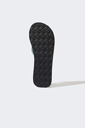 Kadın Düz Taban Parmak Arası Terlik