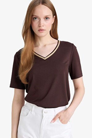 Regular Fit V Yaka Kısa Kollu Tişört