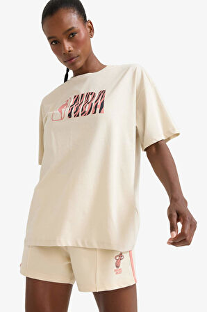 DeFactoFit NBA Wordmark Oversize Geniş Kalıp Bisiklet Yaka Kısa Kollu Tişört E3845AX25SMBG700