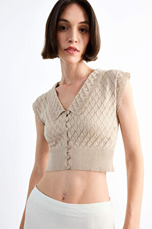 Crop Büyük Yaka Düğmeli Triko Atlet