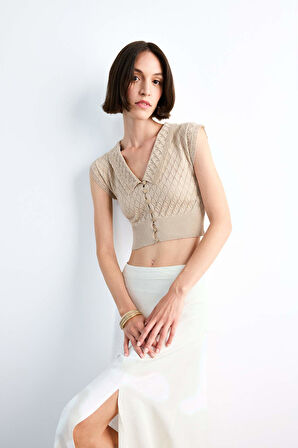 Crop Büyük Yaka Düğmeli Triko Atlet