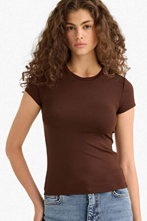 Slim Fit Dar Kesim Bisiklet Yaka Basic Düz Kısa Kollu Tişört