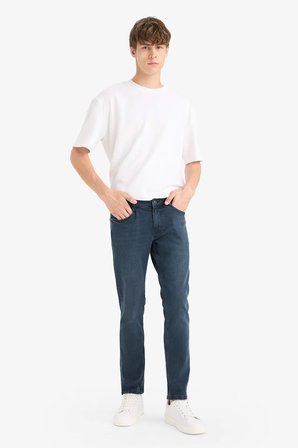DeFacto Pedro Slim Fit Dar Kalıp Normal Bel Dar Paça Jean Pantolon R8791AZ25AUNM83