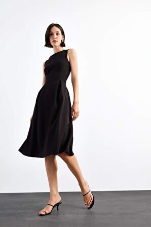 Bisiklet Yaka Kolsuz Midi Elbise