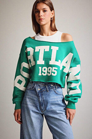 Kayık Yaka Sweatshirt