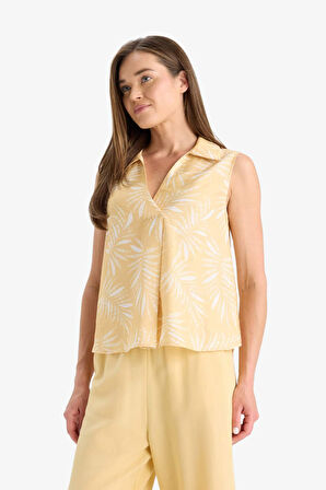 Kaçık Yaka Desenli Kısa Kollu Bluz