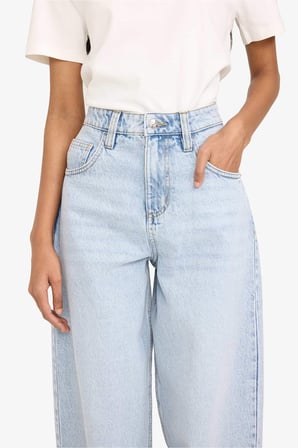 DeFacto Baggy Fıt Yüksek Bel Düz Paça Uzun Jean Kar Yıkamalı Pantolon G4931AX26SMNM39