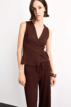 Fitted Önden Bağlamalı Bürümcük Kolsuz Bluz